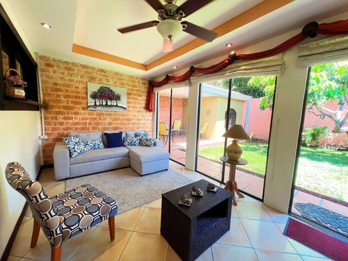 Beautiful Home W/ Backyard, Ac - Close To Airport Brasil Exterior photo